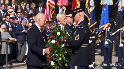 La prima apparizione in pubblico di Kamala Harris dopo la sconfitta elettorale