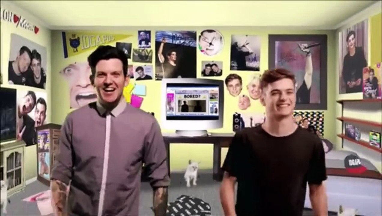 Mina - Walking The Town (Fan Music Video From The Album *Una Caramella E Una Piccola Strenna* 2010) [Scenes From The Movie *La Banda Dei Babbi Natale* 2010]