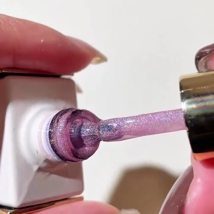 Glitter cat eye nails polish gel