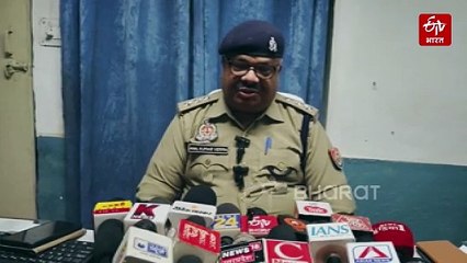 बरेली जंक्शन पर जीआरपी थाने में चली गोलियां; इंस्पेक्टर और सिपाही घायल, लापरवाही पर 4 पुलिसकर्मी सस्पेंड