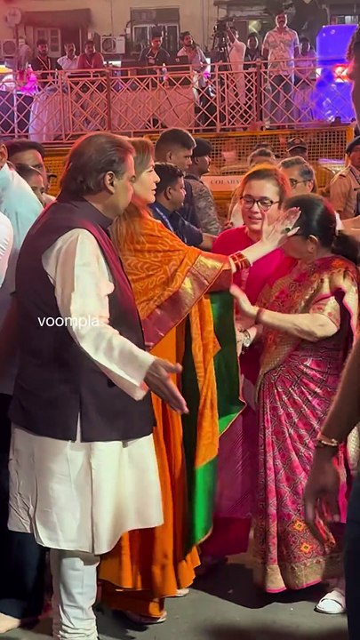 nita ambani’s mom purnima dalal pops out with the fam as they roll out of lalbaug cha raja after darshan. mukesh ambani