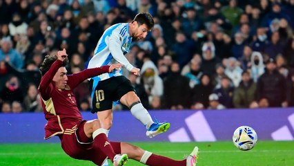 Argentina vence 3-0 a Venezuela con doblete de Lionel Messi