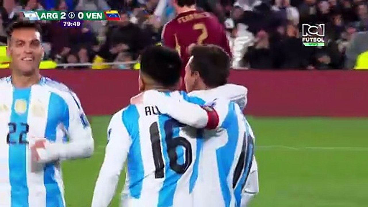 Messi anota el tercero de Argentina