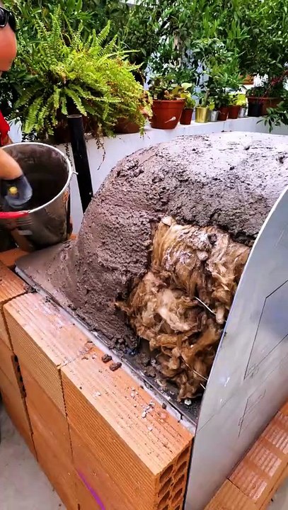 Crafting an incredible stove from an abandoned bathtub 🔥