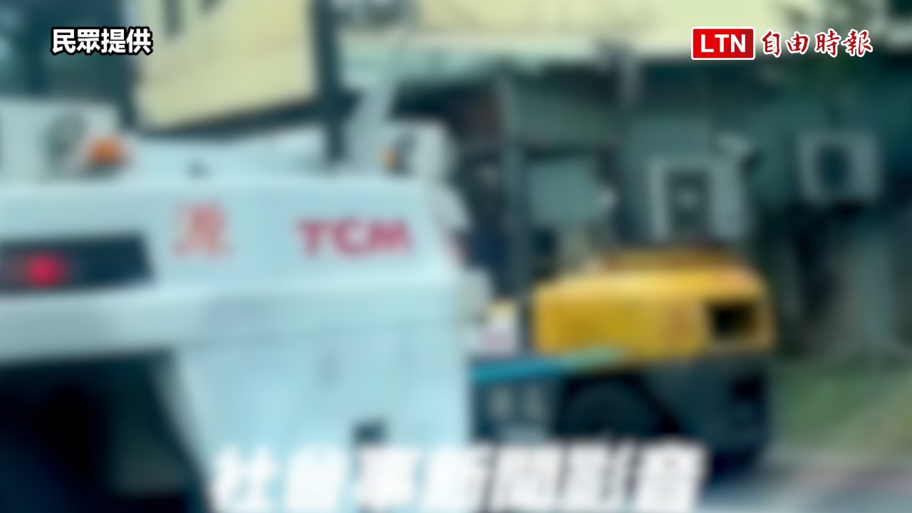 台中怪事又一樁 ？堆高機違規行駛馬路 但民眾拍影片檢舉無法開罰