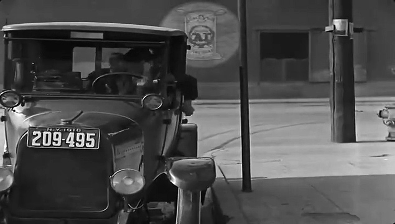 🎬 Buster Keaton – Cops (1922) | Silent Comedy Classic 🎭