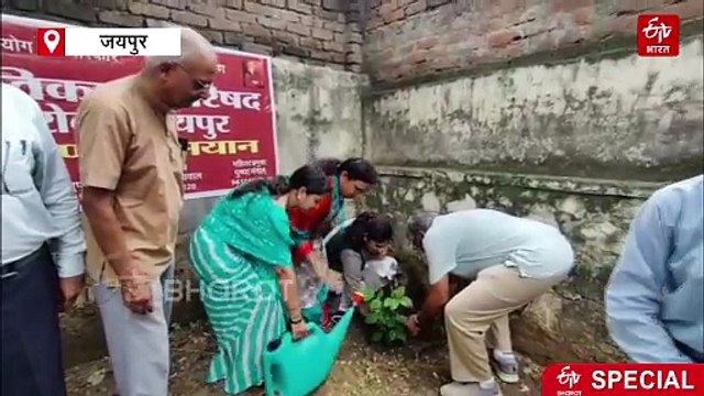 शिक्षक दिवस : कुप्रथाओं को पीछे छोड़ पढ़ाई की अलख जगा रहीं पुष्पा 'मैडम', बेटियों-महिलाओं को बना रहीं आत्मनिर्भर