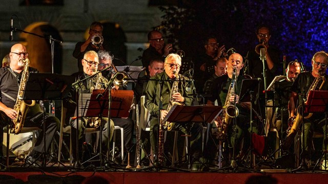 Jodice Bros Jazz Orchestra, serata sold out per il tributo al mito della tromba jazz di Miles Davis