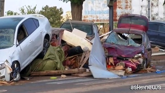 La Spagna è sotto choc, 95 morti a causa dell'alluvione: «Allarme arrivato troppo tardi»