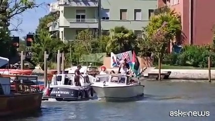 Anna Foglietta e Laika fermate dai carabinieri a Venezia