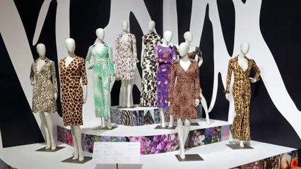 Diane von Fürstenberg e il wrap dress: la mostra che celebra un simbolo di emancipazione