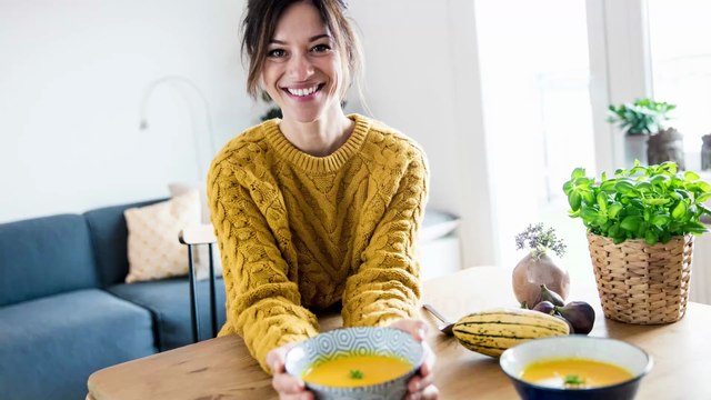 Mangiare solo cibi liquidi per 24 ore: tutti i benefici
