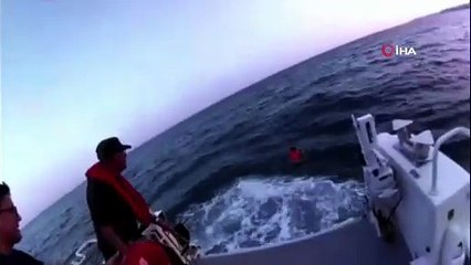 O anlar kamerada: Denizde bin 200 metre sürüklenen çocuk kurtarıldı