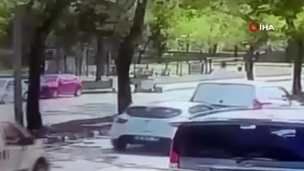 Bursa'da ticari aracın çarptığı adam hayatını kaybetti: Kaza anı kamerada