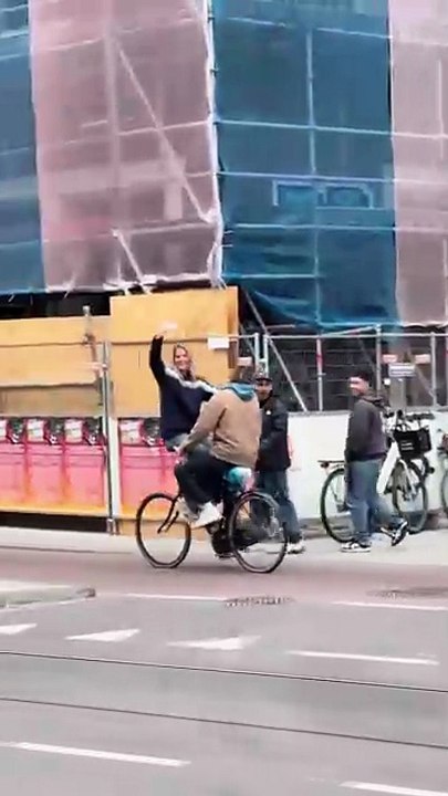 Quand l’amour circule dans les rues d’Amsterdam 🇳🇱