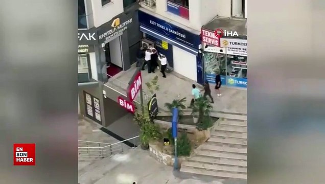 Esenyurt’ta iki grubun kavgasında ortalık savaş alanına döndü