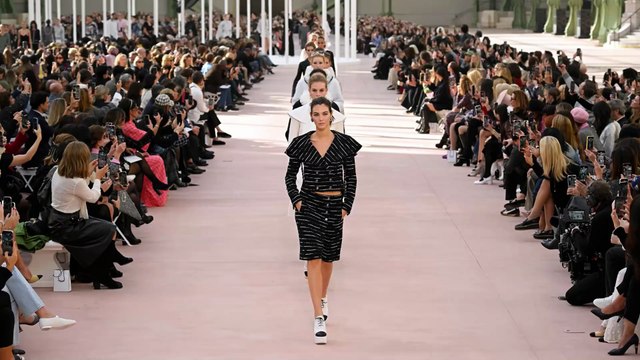 Chanel vola alto: la collezione Primavera/Estate 2025 è un inno alla libertà femminile