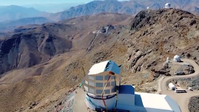 Impactante imagen de la creciente cola del cometa interestelar 3I/ATLAS