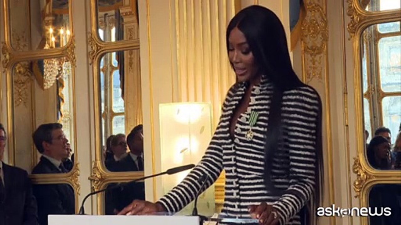 Naomi Campbell, luci e ombre: premiata a Parigi ma sospesa dal suo ente benefico