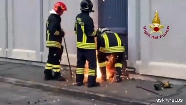 Incendio in azienda di materie plastiche a Pianezza (TO)