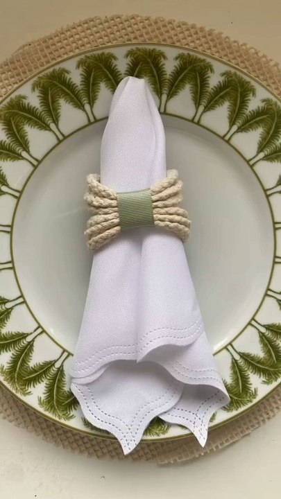 DIY Napkin Holder Tutorial via: @reformaedecora_Learn how to make a stylish and functional DIY napkin holder with this easy tutorial. Perfect for everyday use or special occasions, this project adds a handmade touch to your table setting.