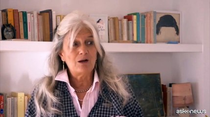 "Armani ha rivoluzionato il guardaroba maschile", la critica francese