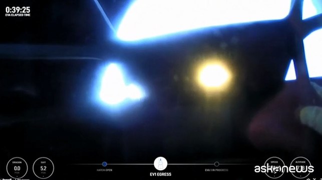Space X, la prima passeggiata spaziale privata è stata un successo