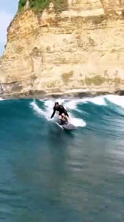 Cam Scott on the Endless Joys of Finless Surfing