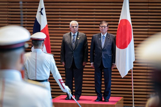 Mulino invita Japón a adherirse al Tratado de Neutralidad del canal de Panamá