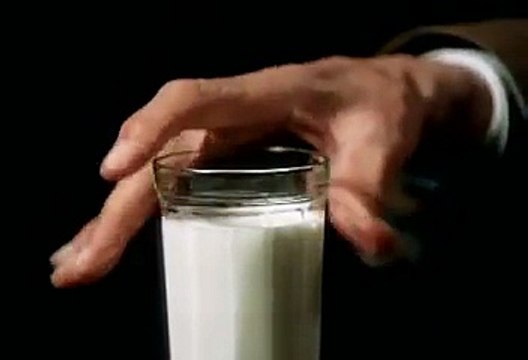 Nicanor Parra- Yo tomo leche