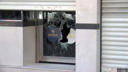 Bağcılar'da caddeki kuyumcuyu güpegündüz soymaya kalktılar