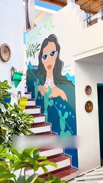 Une lituanienne fait du street art au Maroc