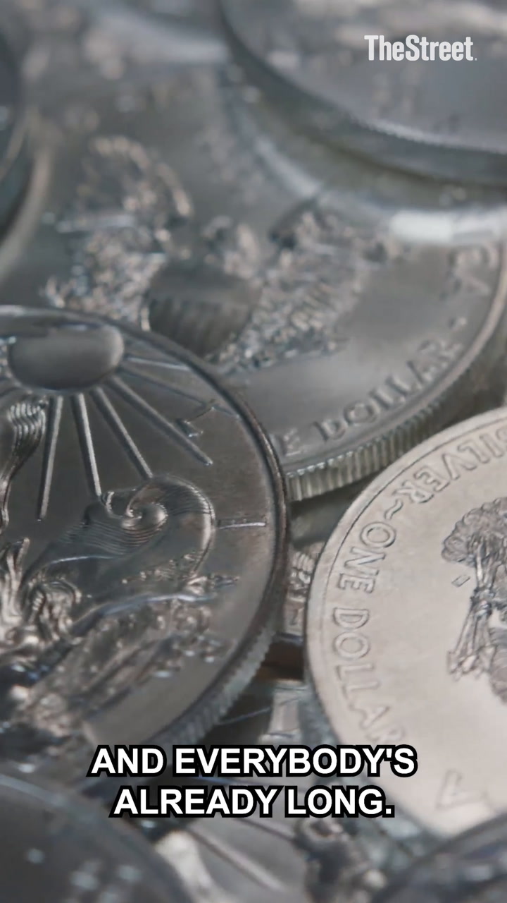 Silver vs. gold: Where to invest now