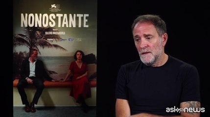 A Venezia "Nonostante" di Valerio Mastandrea: «Un film per chi se la rischia»