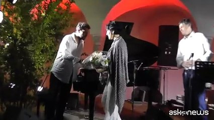 Arisa e Walter Ricci: sorpresa romantica a Capri con una performance improvvisata
