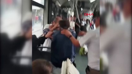 Belediye otobüsüne önce binme kavgası kamerada