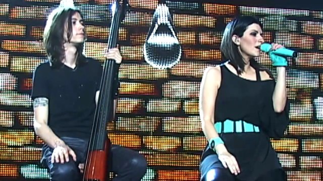 LAURA PAUSIN — Paris au mois d'Août – Laura's Gifts // LAURA PAUSIN: LAURA LIVE 09 WORLD TOUR