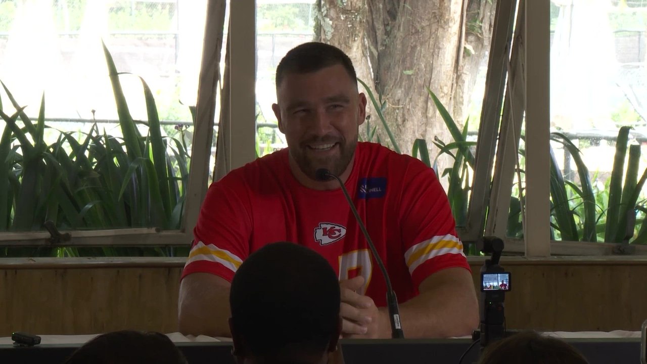 TRAVIS KELCE MIMICS PATRICK MAHOMES in Hilarious Press Conference Ahead of KC Chiefs’ Debut in Brazil