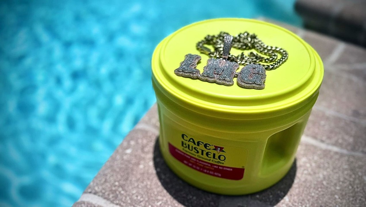 Chris Mays - Café Bustelo (Prod. By Blanco30)