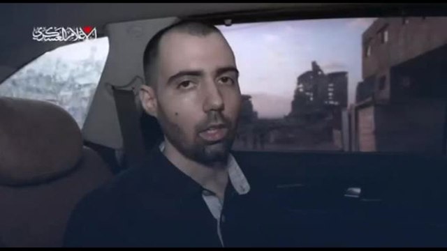 Hamas diffonde un video con due ostaggi israeliani