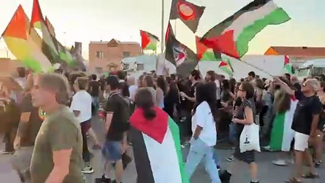 Livorno, i manifestanti pro-Palestina al varco Fortezza: bloccato l'ingresso al porto
