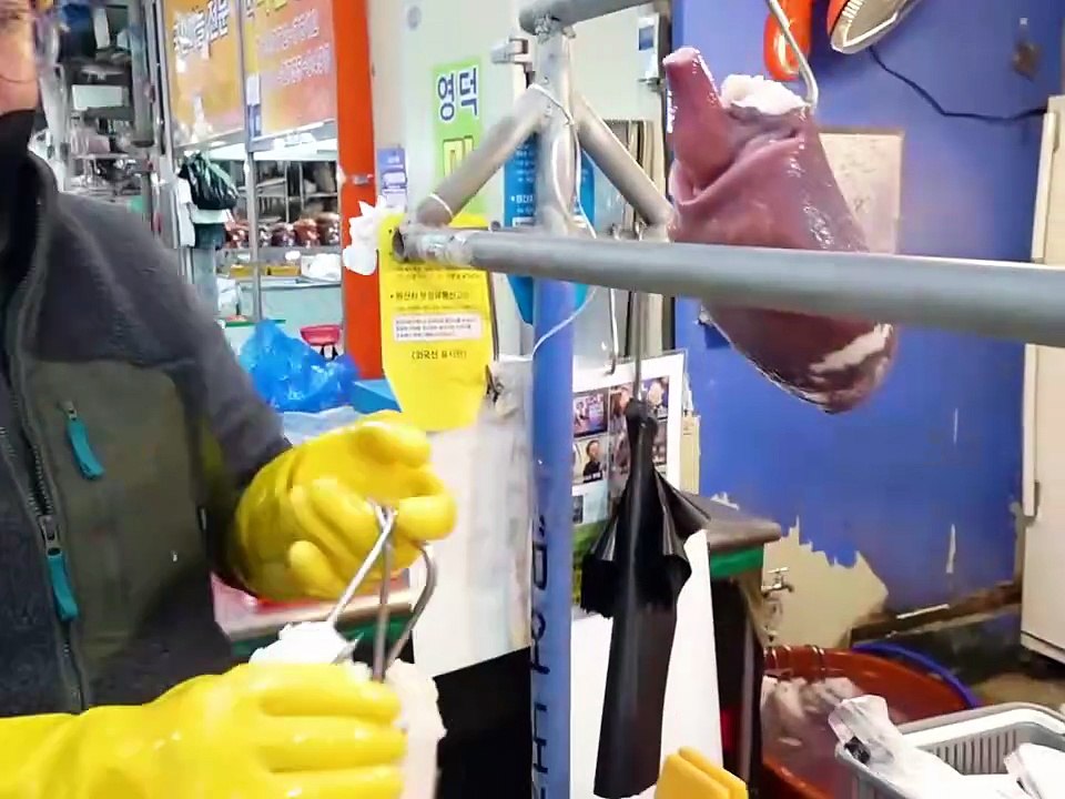 "Perfect Meat Cutting Techniques | Professional Butchery Skills at Home"