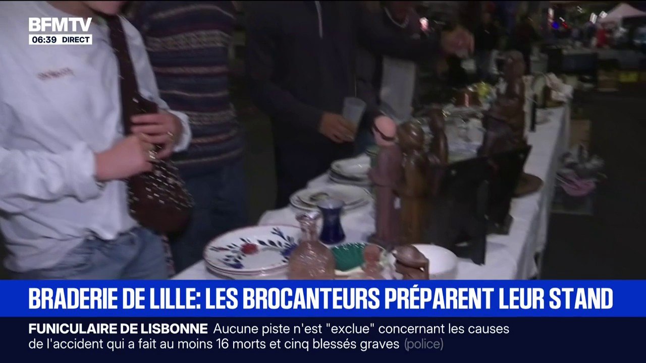 Braderie de Lille: les brocanteurs préparent leur stand pour accueillir les deux millions de visiteurs attendus