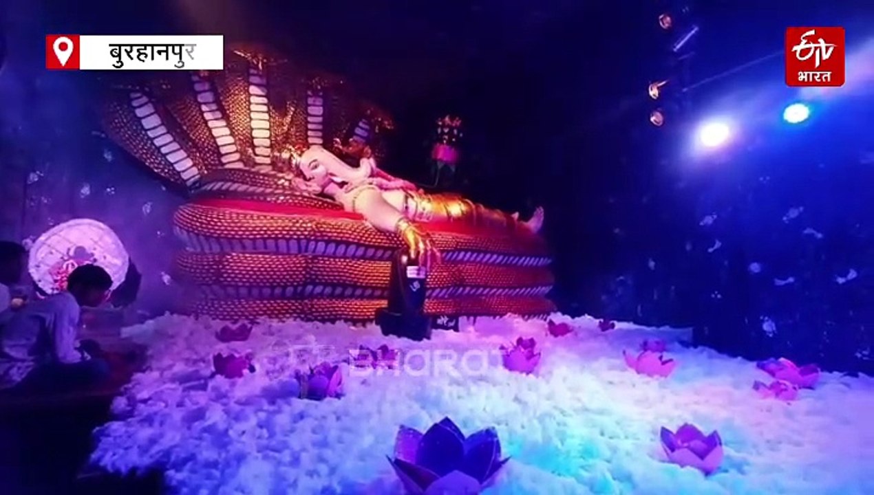 स्वर्ग लोक में विराजे गणेशजी, केरल थीम के विष्णु पंडाल में विराजमान
