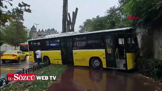 Beşiktaş'ta İETT otobüsü motosiklete çarptı
