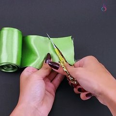 Bring color to your crafts with ribbon flowers 😊