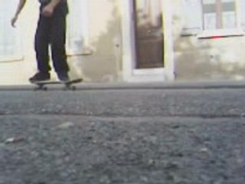 Skate : Flip 180 front