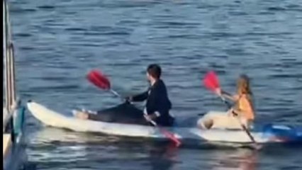 A Punta Licosa dopo il «sì» corteo nuziale in kayak