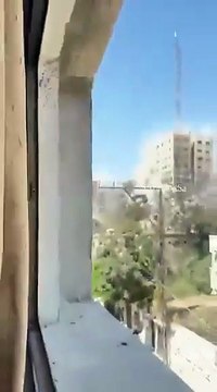 L’esercito israeliano bombarda un altro grattacielo a Gaza City: almeno 21 morti negli attacchi aerei sulla Striscia