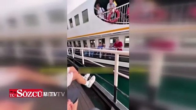 Bozulan vapuru başka bir vapur iterek götürdü